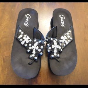 Size 8 Grazies in great condition light wear.